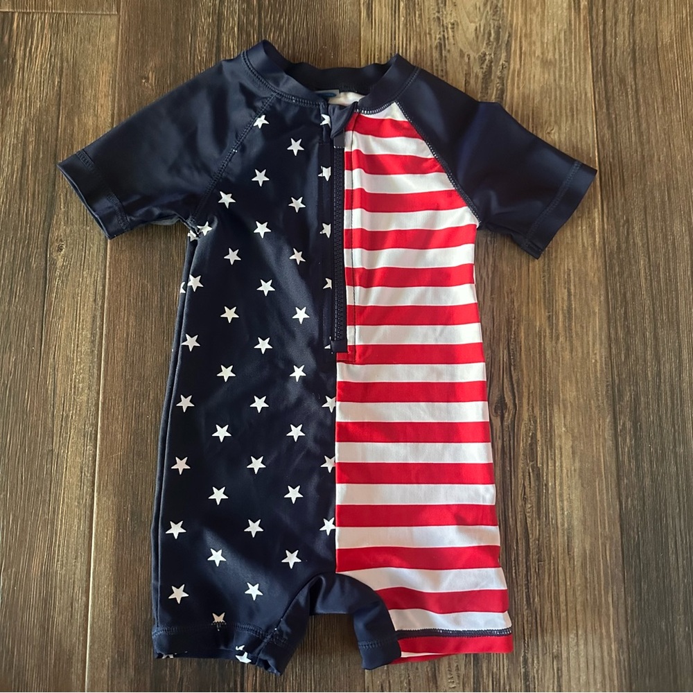 Old Navy 12-18 mo baby boy rash guard 1-piece swimsuit USA flag patriotic